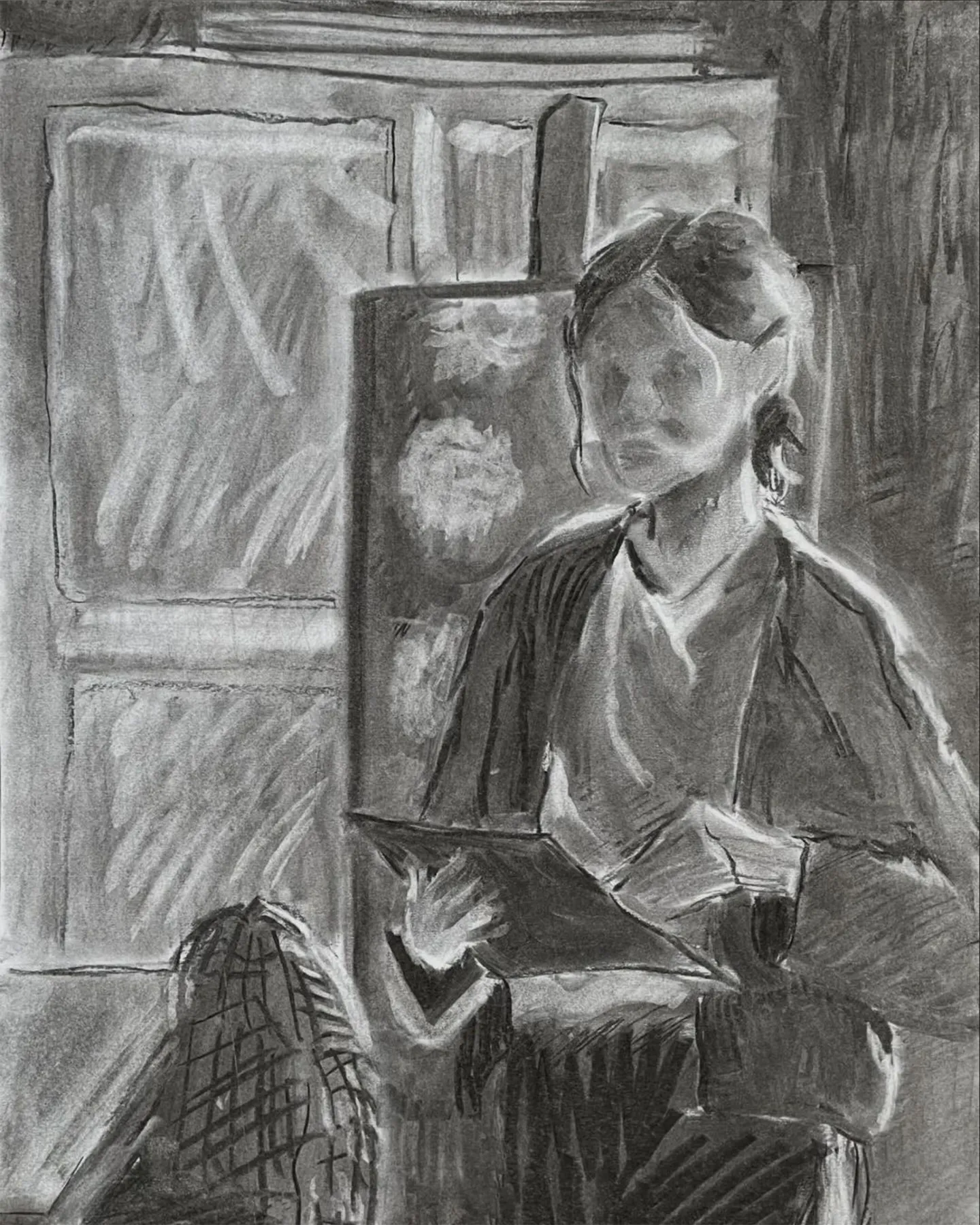 Selbstportrait an der Staffelei mit Graphit & Kohle von Jule Rudrof.